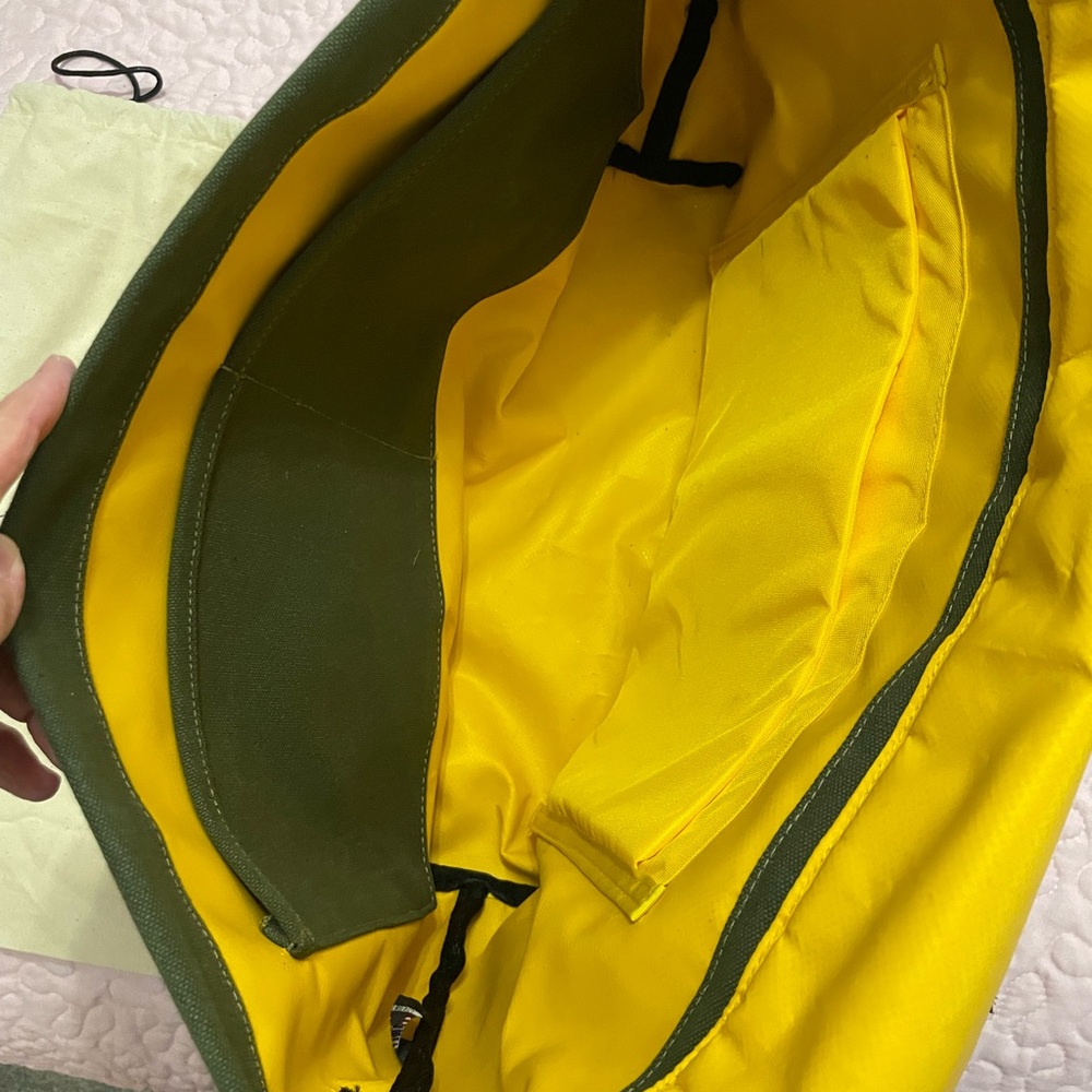 MZ Wallace EUC Loden Green Canvas Messenger/Laptop Bicycle Bag-Unisex -Well Made - Picture 14 of 15